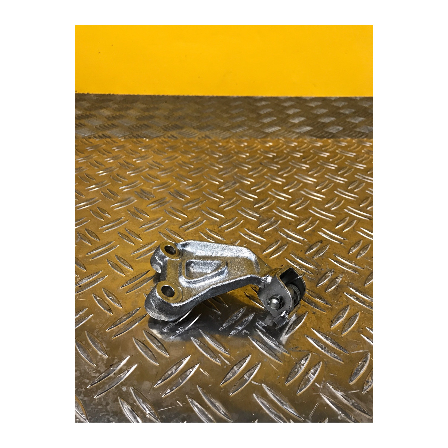 Platine repose pieds avant gauche pour YAMAHA VMAX 1200 1999
