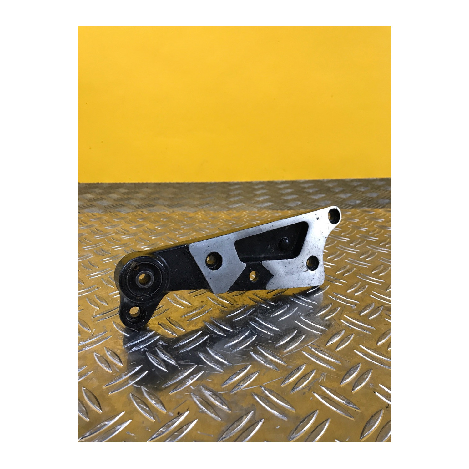 Platine repose pieds arrière gauche pour YAMAHA VMAX 1200 1999