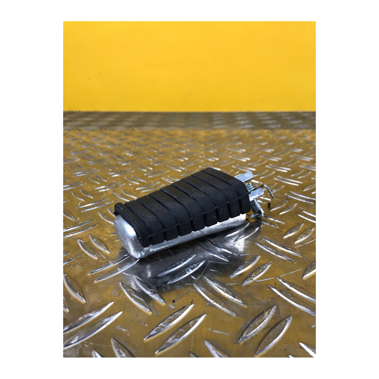 Repose pied gauche pour YAMAHA VMAX 1200 1999