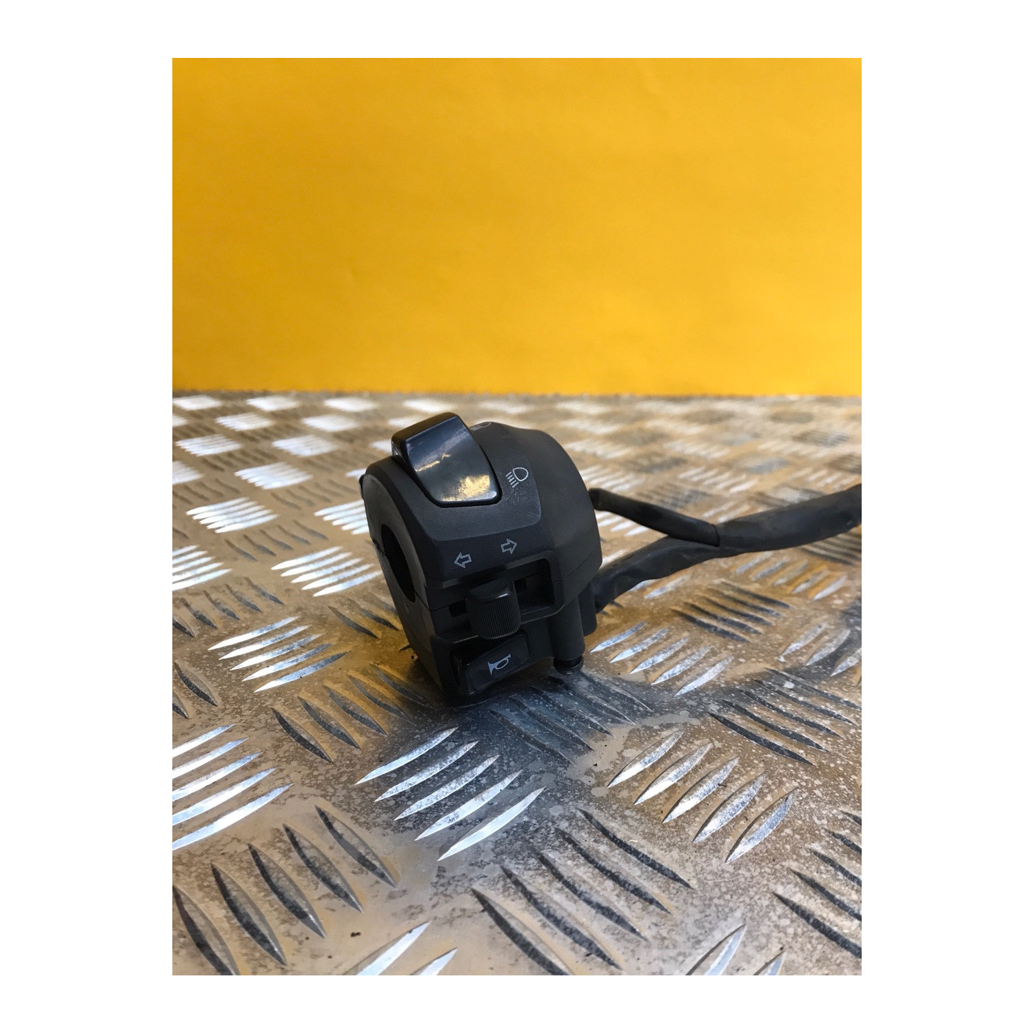 Commodo gauche gestion de l'éclairage pour SUZUKI BURGMAN 125 2018