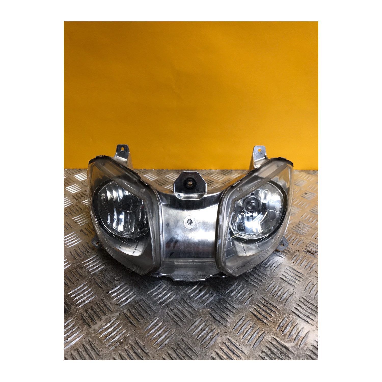 Phare avant pour YAMAHA XMAX 125 2013
