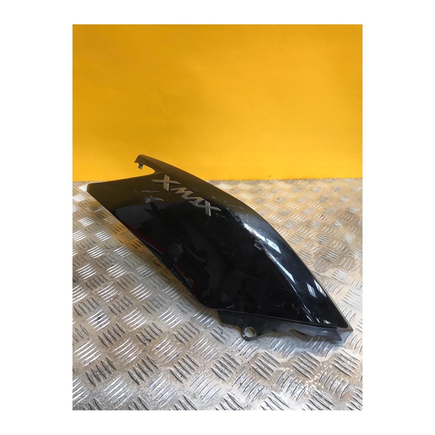 Cache latéral arrière sous selle gauche pour YAMAHA XMAX 125 2013