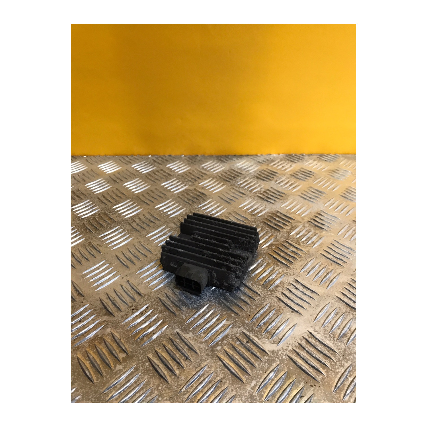 Régulateur de tension pour SUZUKI BURGMAN 125 2018