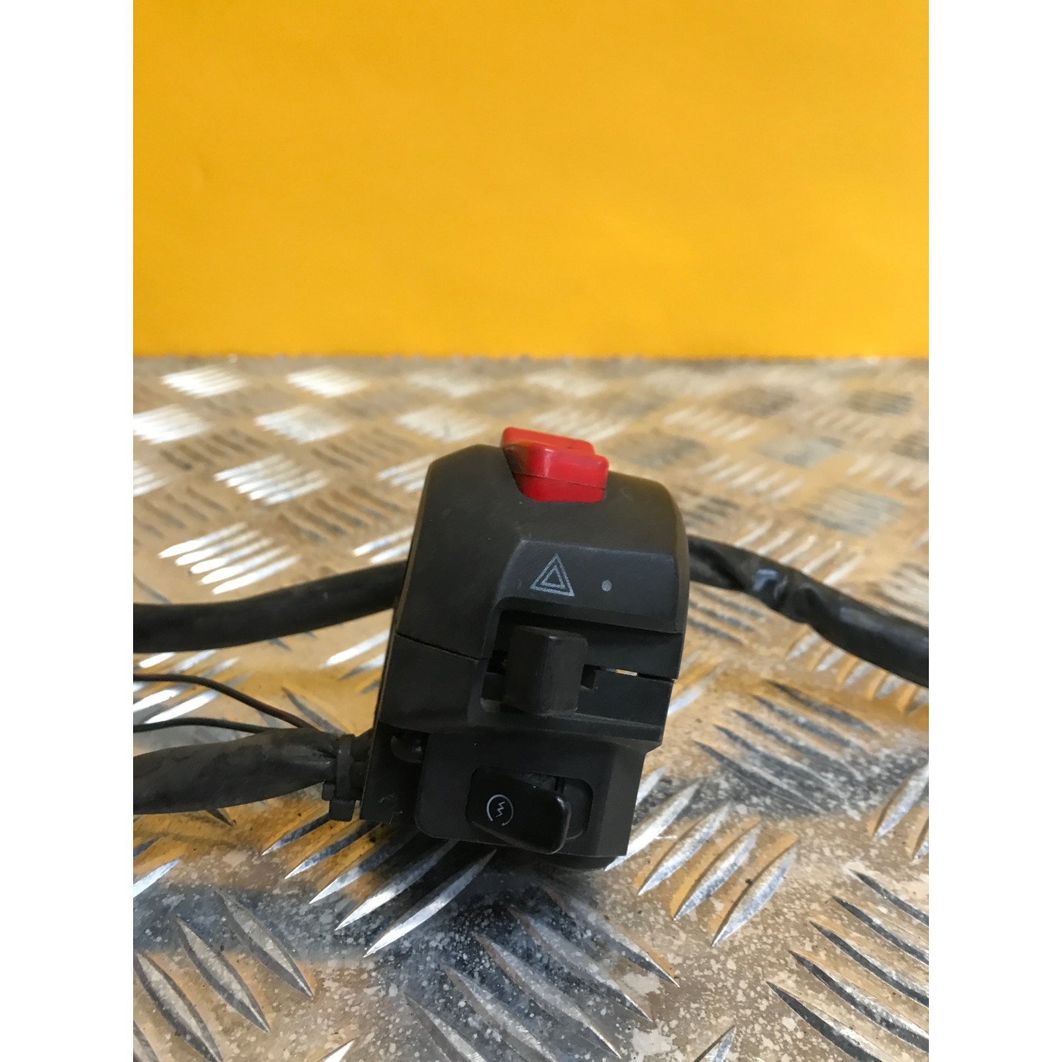Commodo droit démarrage pour SUZUKI BURGMAN 125 2018