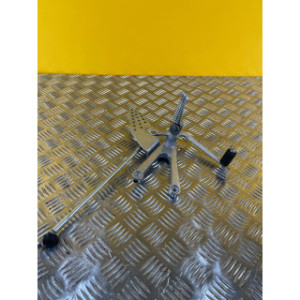 Platine repose pieds avant gauche pour YAMAHA R 1 2002