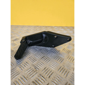 Platine repose pieds arrière gauche pour GILERA GP 800 2012
