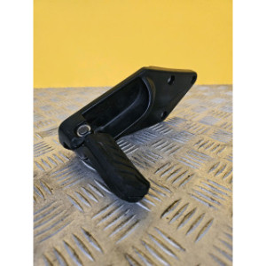 Platine repose pieds arrière gauche pour GILERA GP 800 2012