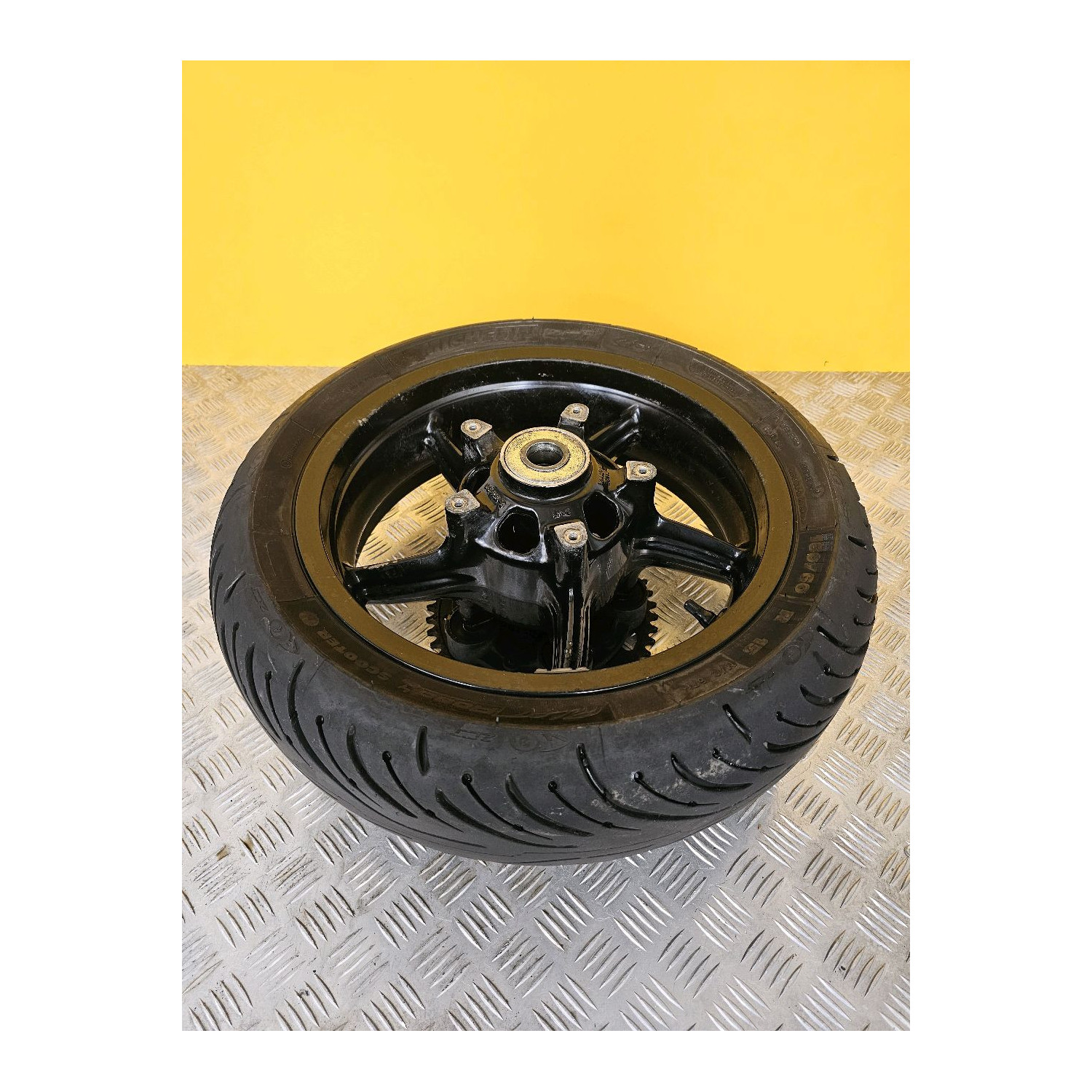 Roue arrière complete pour GILERA GP 800 2012