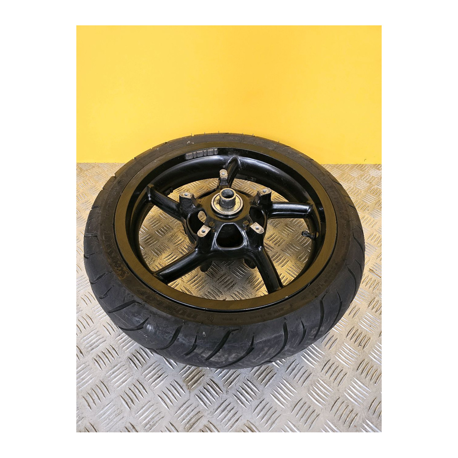 Roue avant complete pour GILERA GP 800 2012
