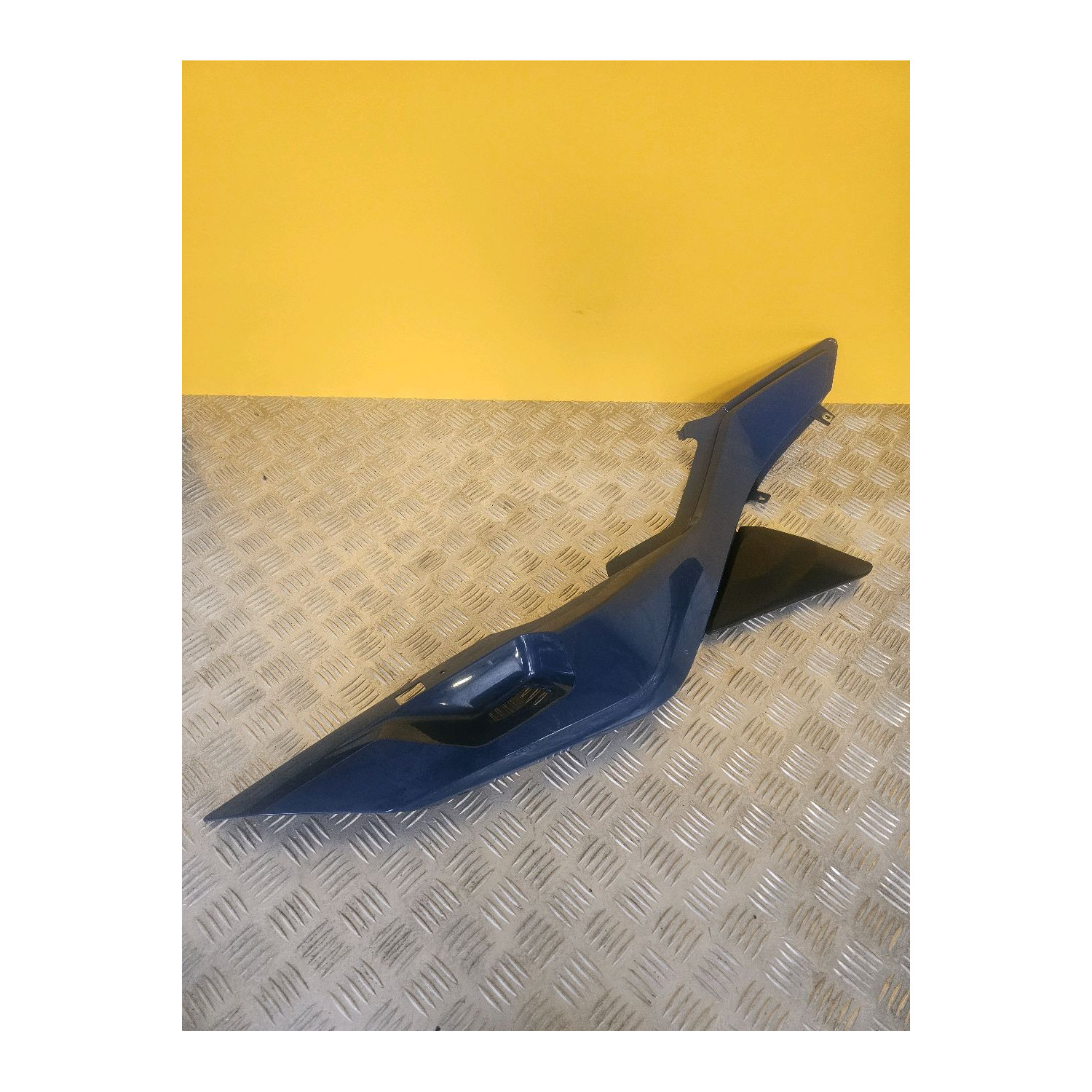 Flanc de carénage droit pour BMW R 1200 RT 2016