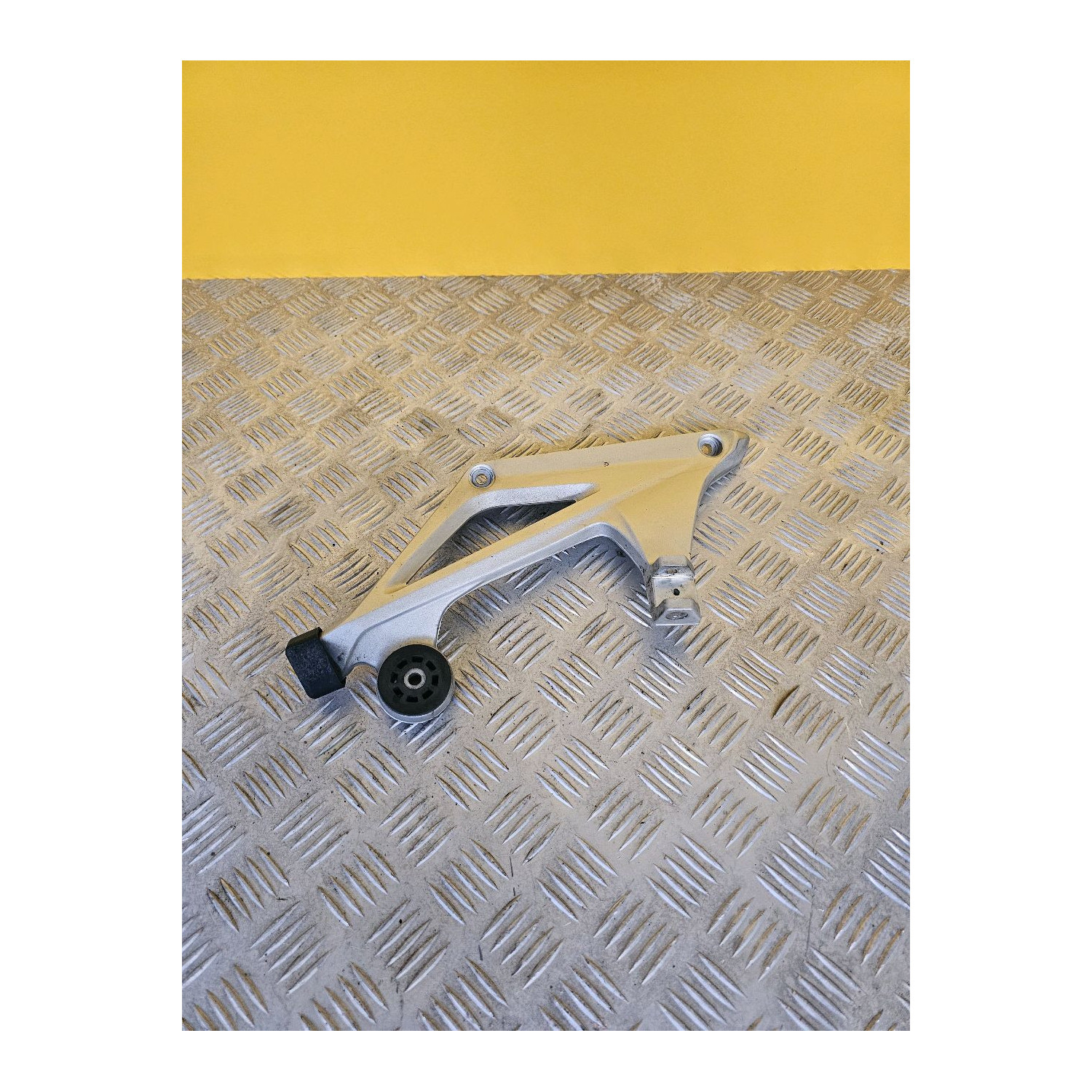 Platine repose pieds arrière droite pour BMW R 1200 RT 2016