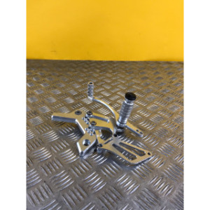 Platine repose pieds avant droite pour KAWASAKI Z 750 2005