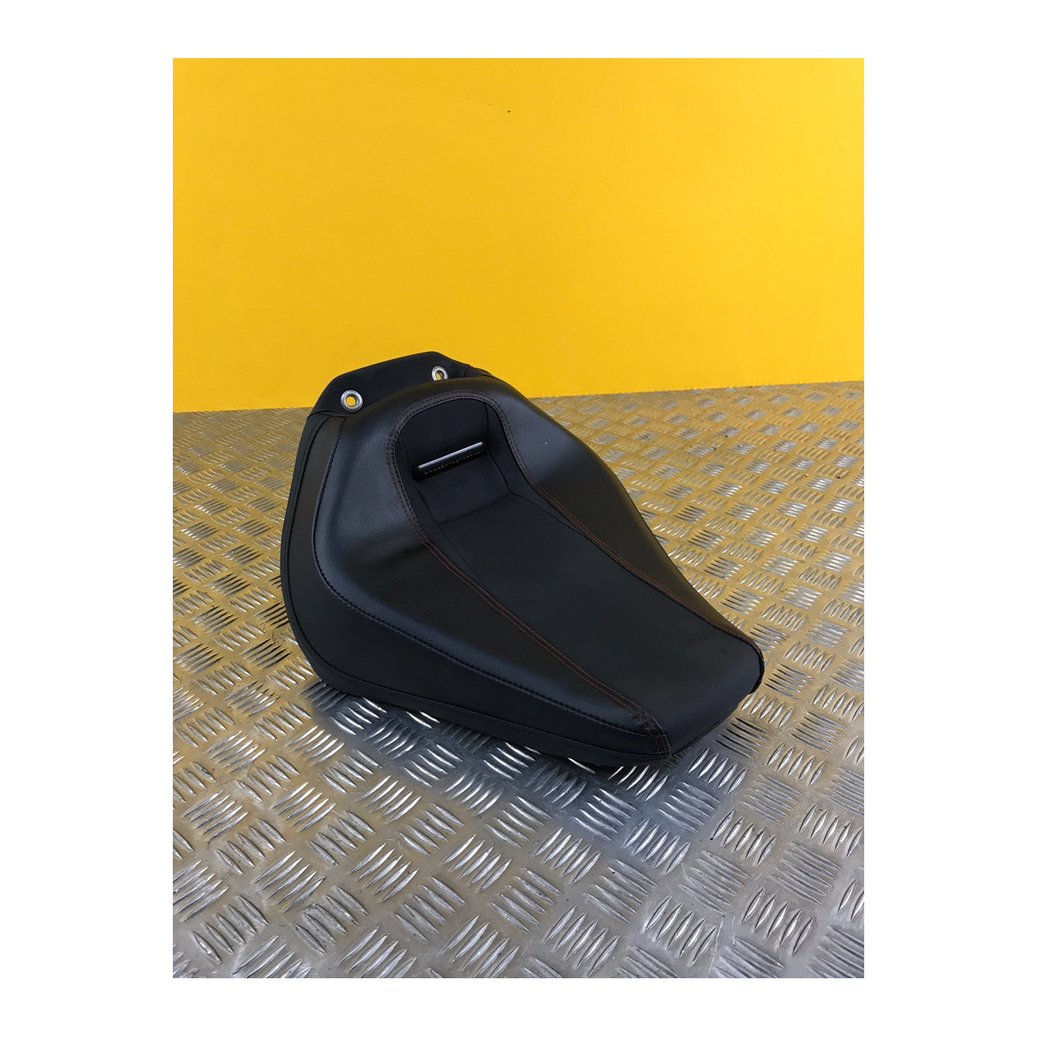 Selle conducteur pour HARLEY DAVIDSON FXBR SOFTAIL BREAKOUT 52000262L