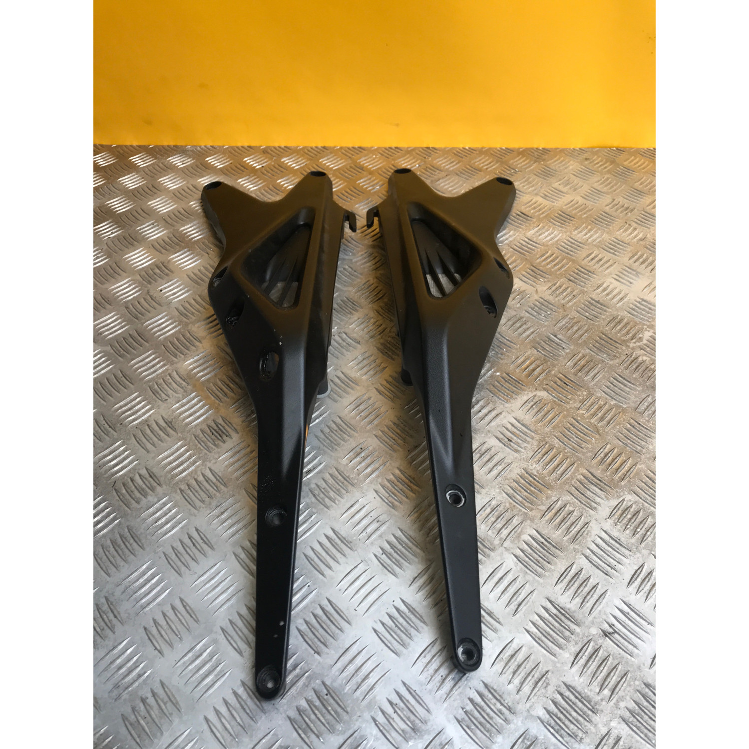 Boucle arrière pour KTM DUKE 890 2022