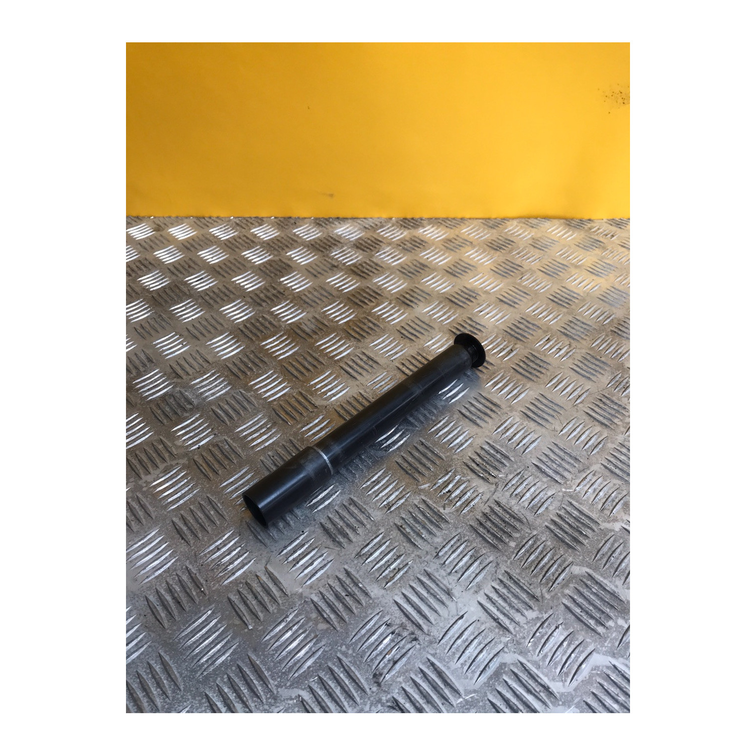 Axe de roue avant pour KTM DUKE 890 2022