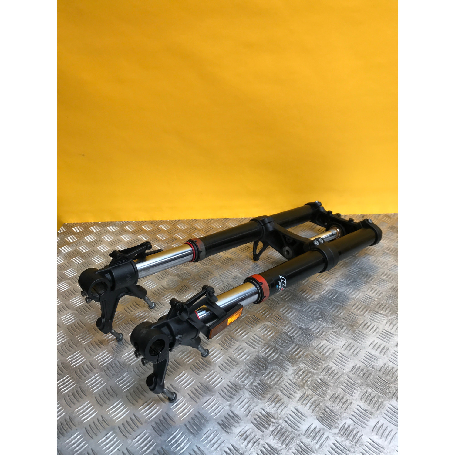 Fourche pour KTM DUKE 890 2022