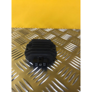 Régulateur de tension pour YAMAHA XMAX 125 2011