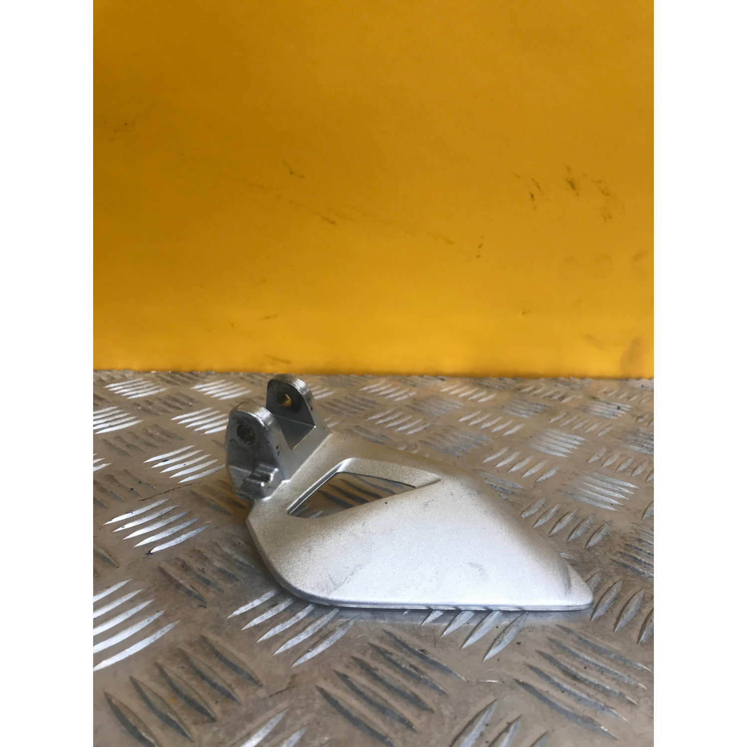 Platine repose pieds avant droite pour BMW R 1200 RT 2016
