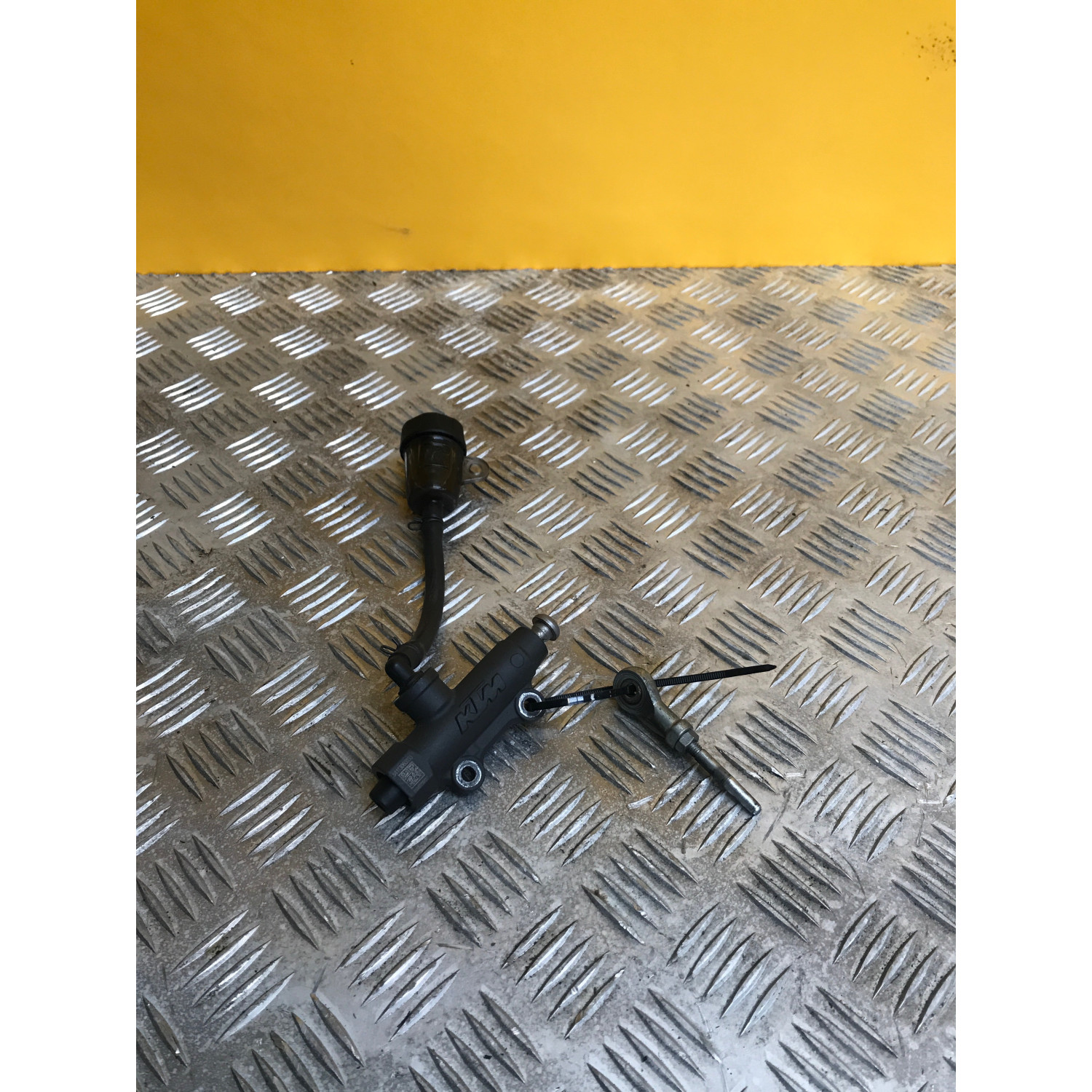 Maitre cylindre frein arrière pour KTM DUKE 890 2022