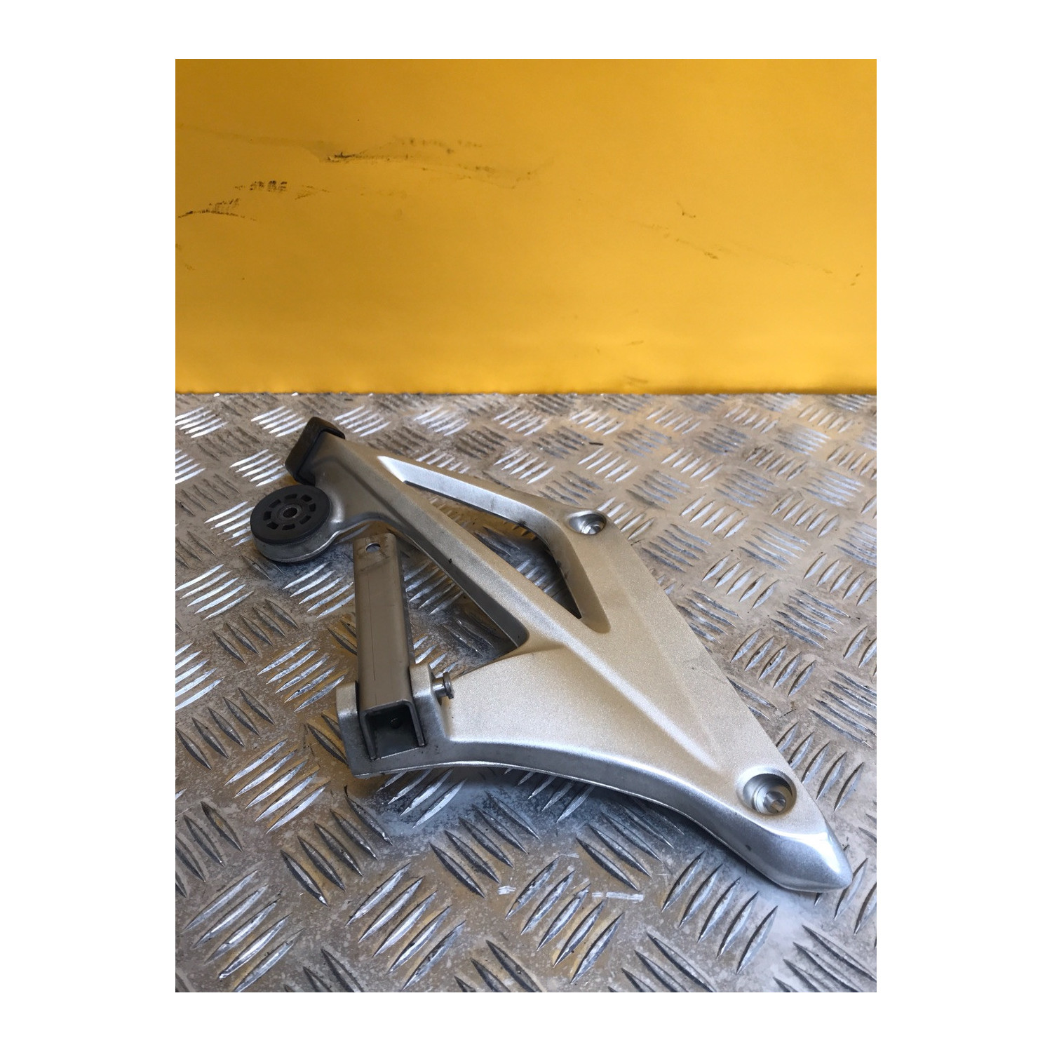 Platine repose pieds arrière droite pour BMW R 1200 RT 2016