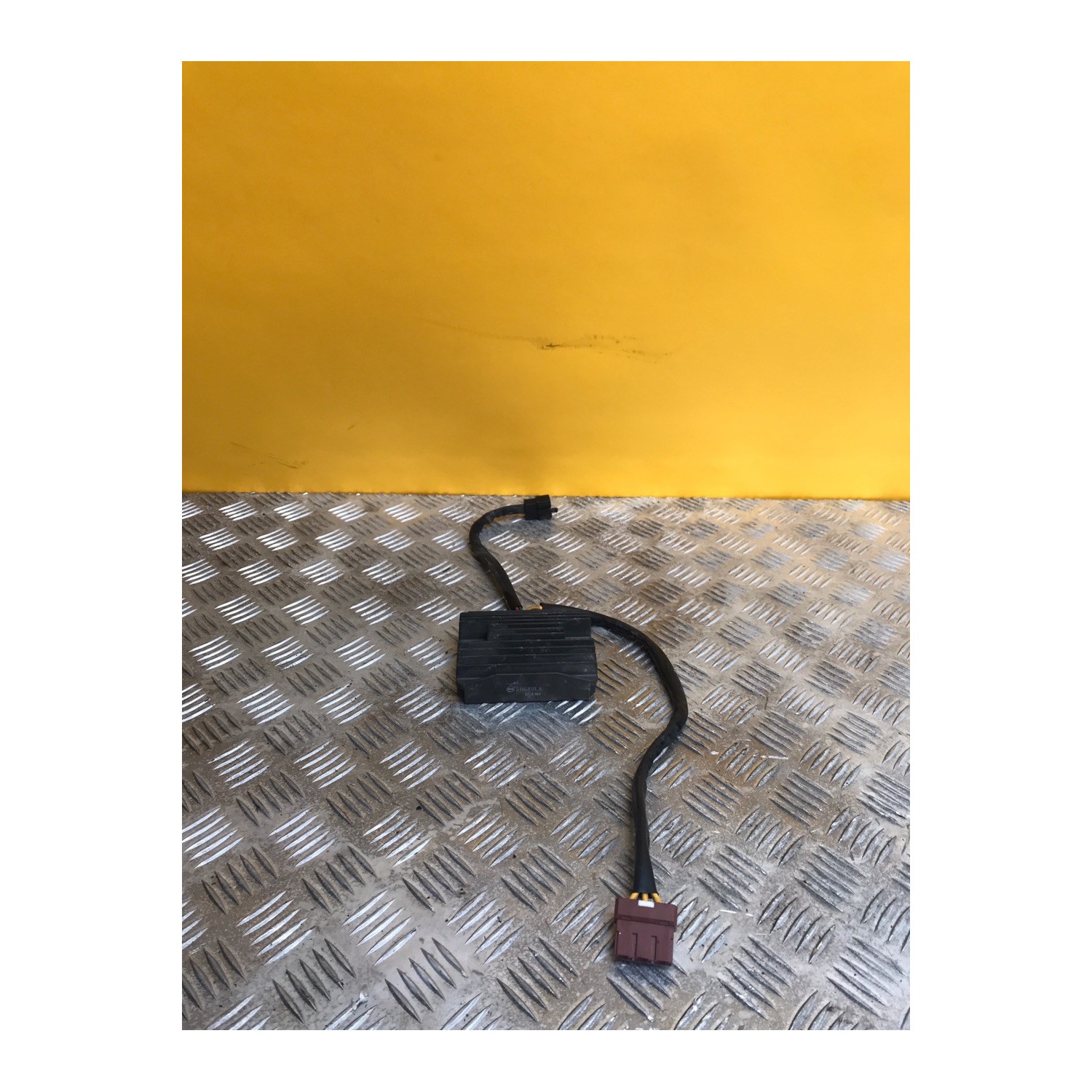 Régulateur de tension pour PEUGEOT SATELIS 125 2012