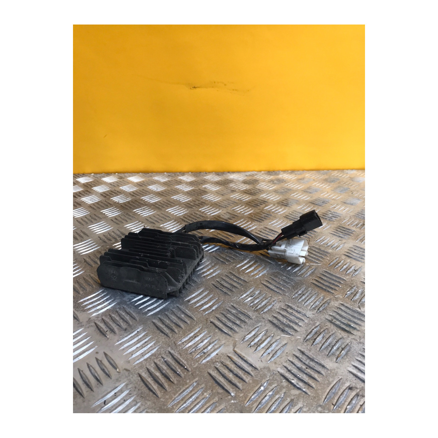Régulateur de tension pour SUZUKI BURGMAN 650 2010