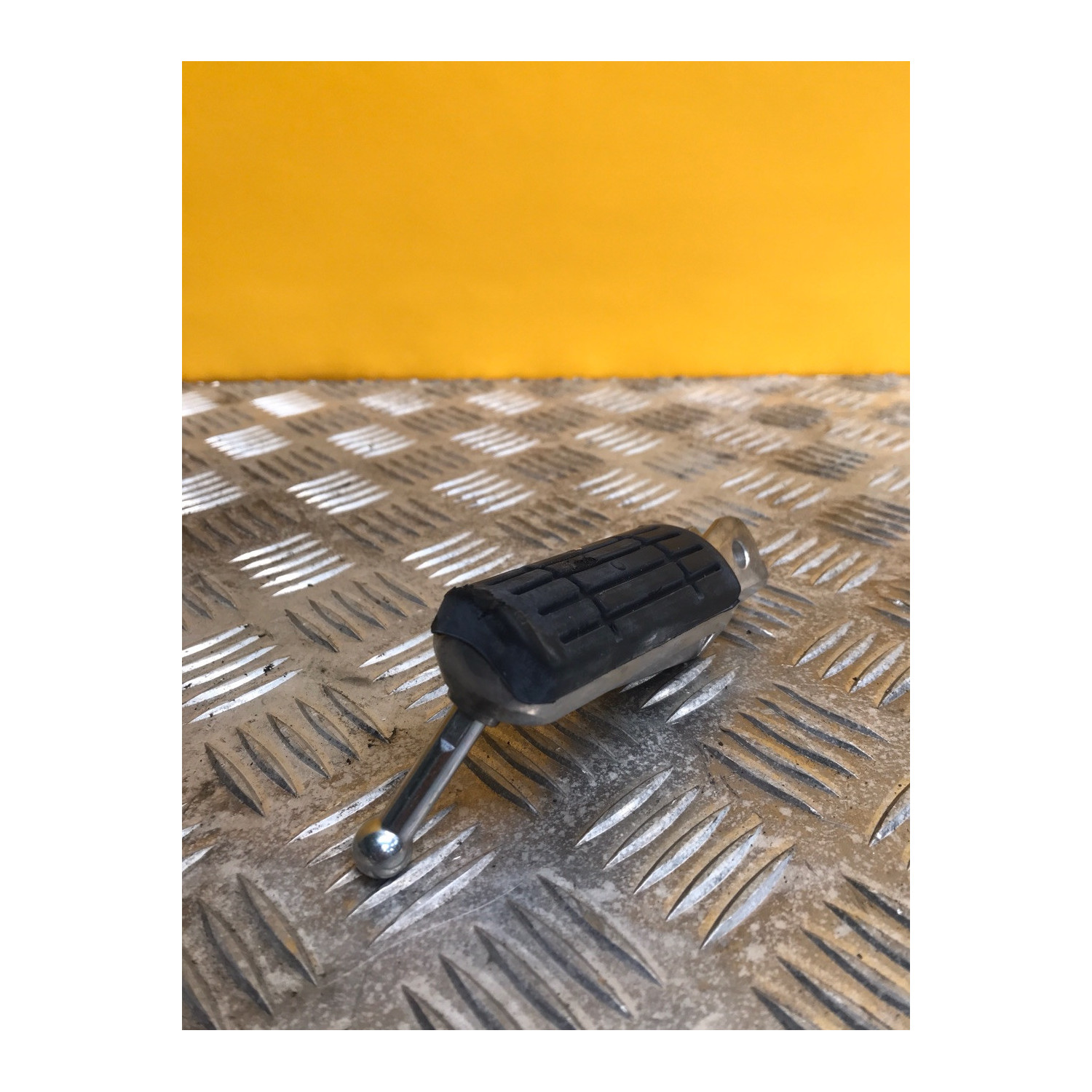 Repose pied avant droit pour YAMAHA MT 07 2020