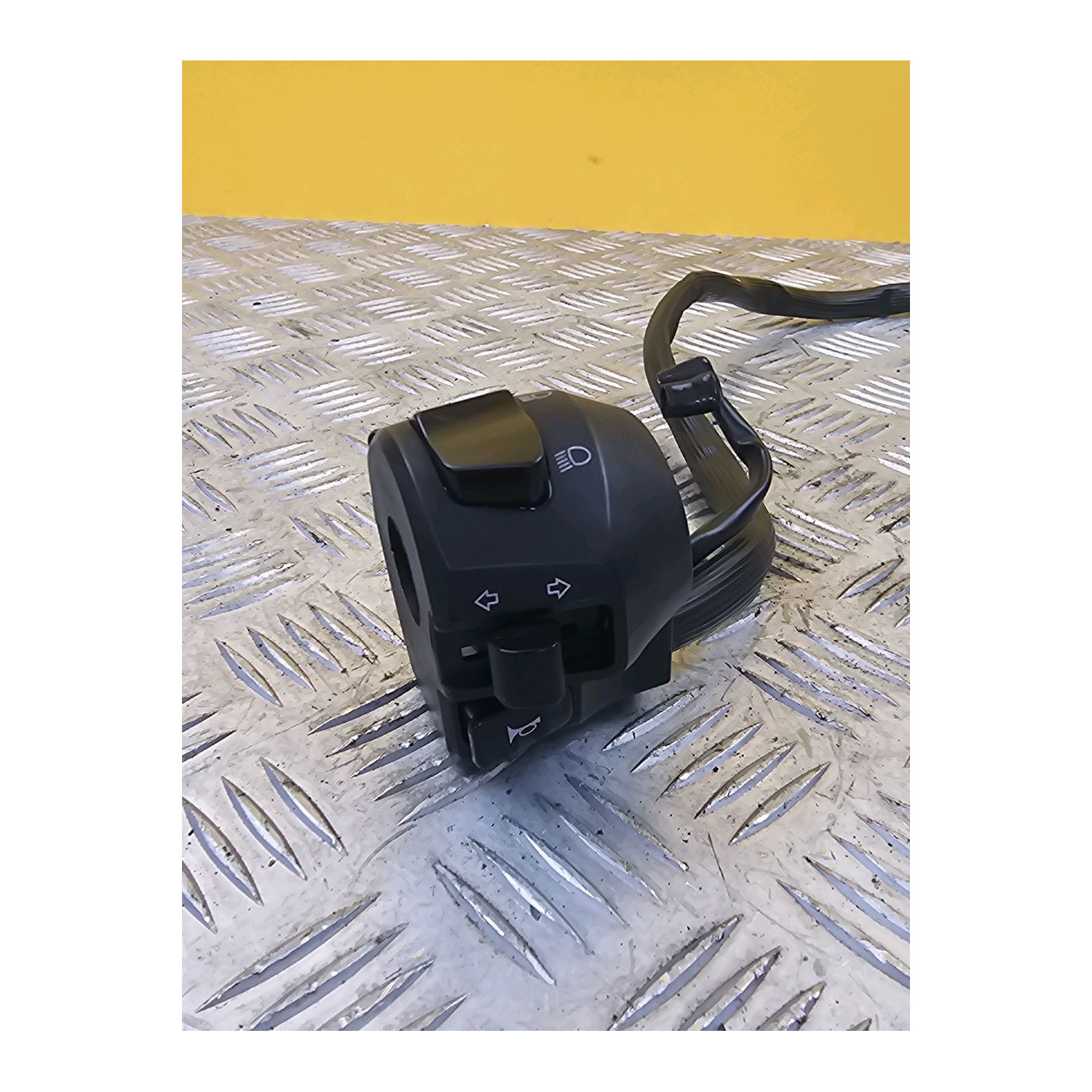 Commodo gauche gestion de l'éclairage pour BENELLI BN 125 2020