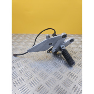 Platine repose pieds avant droite pour YAMAHA FAZER 600 2004
