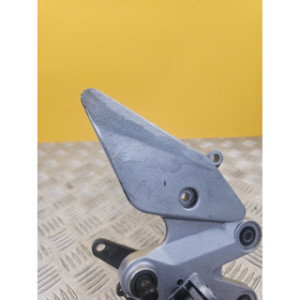 Platine repose pieds avant droite pour YAMAHA FAZER 600 2004