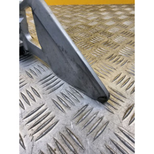 Platine repose pieds avant gauche pour YAMAHA FAZER 600 2004