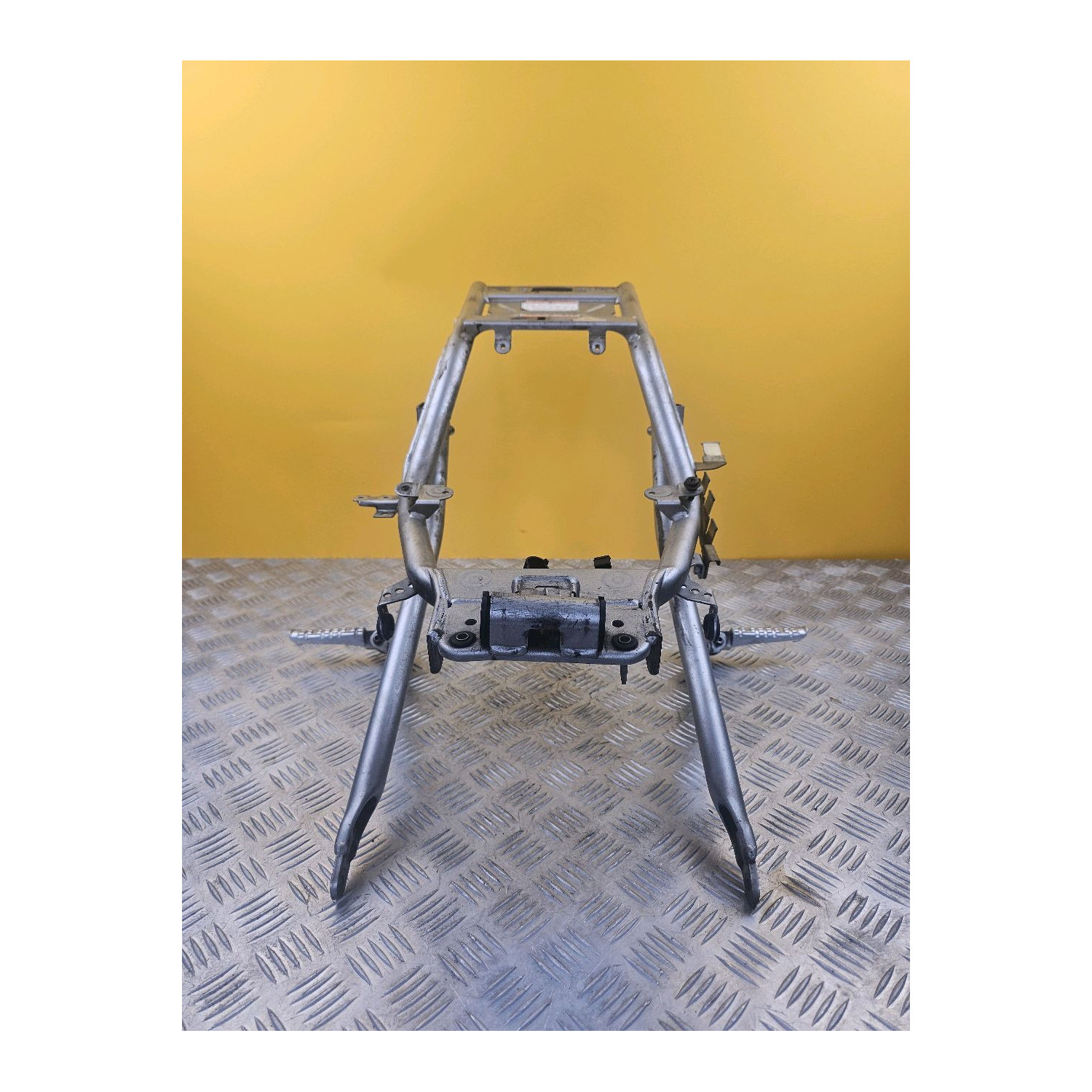 Boucle arrière pour YAMAHA FAZER 600 2004