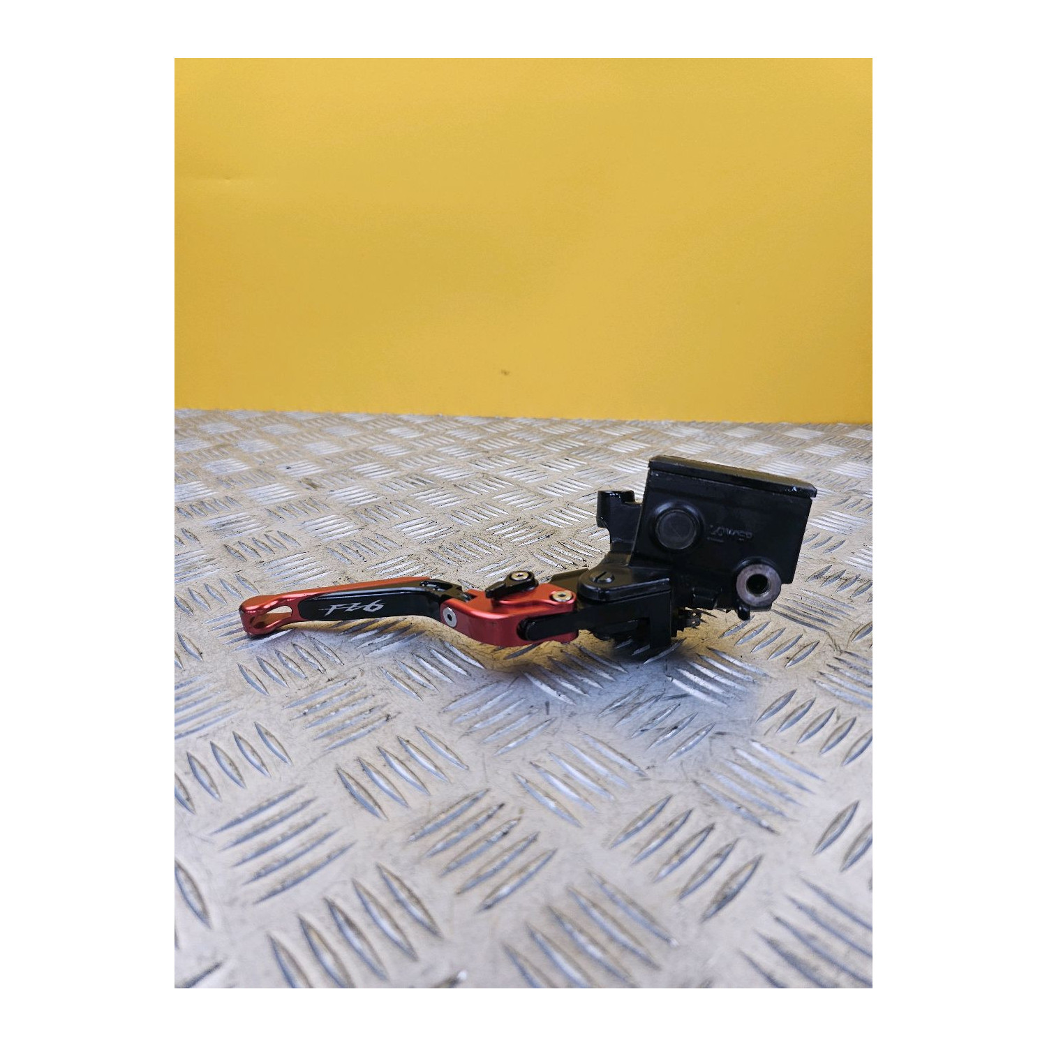 Maitre cylindre frein avant pour YAMAHA FAZER 600 2004