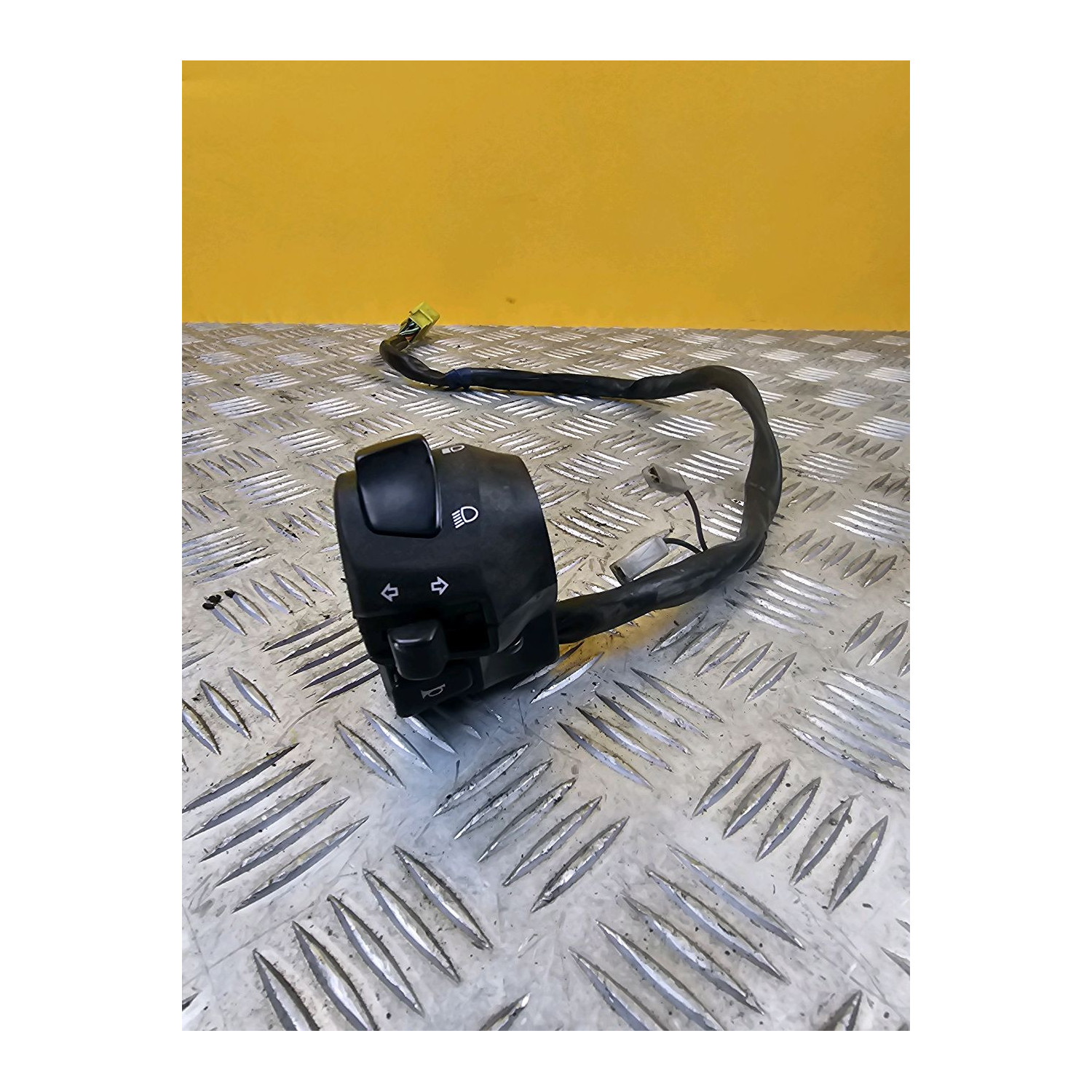 Commodo gauche gestion de l'éclairage pour SUZUKI BURGMAN 400 2011