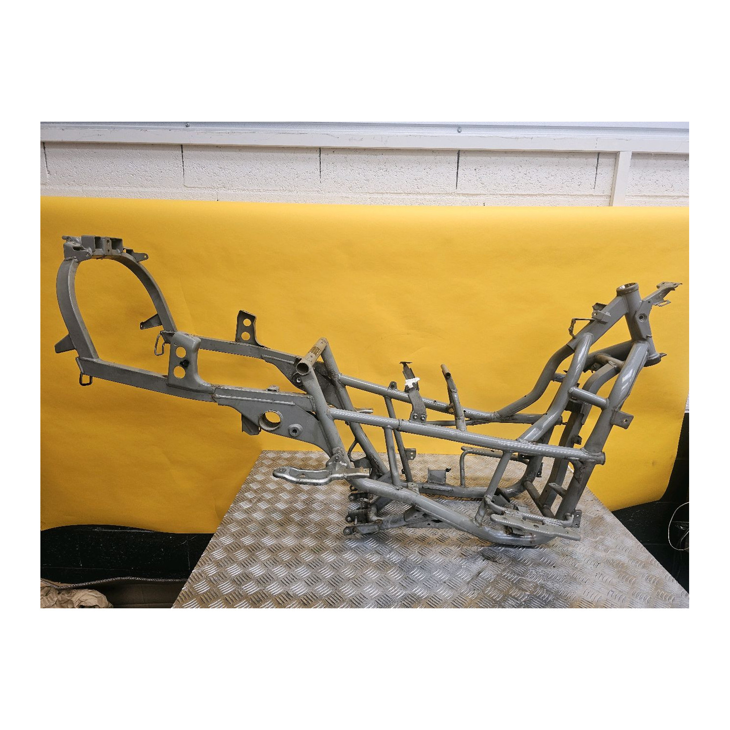 Cadre Carte grise pour SUZUKI BURGMAN 400 2011