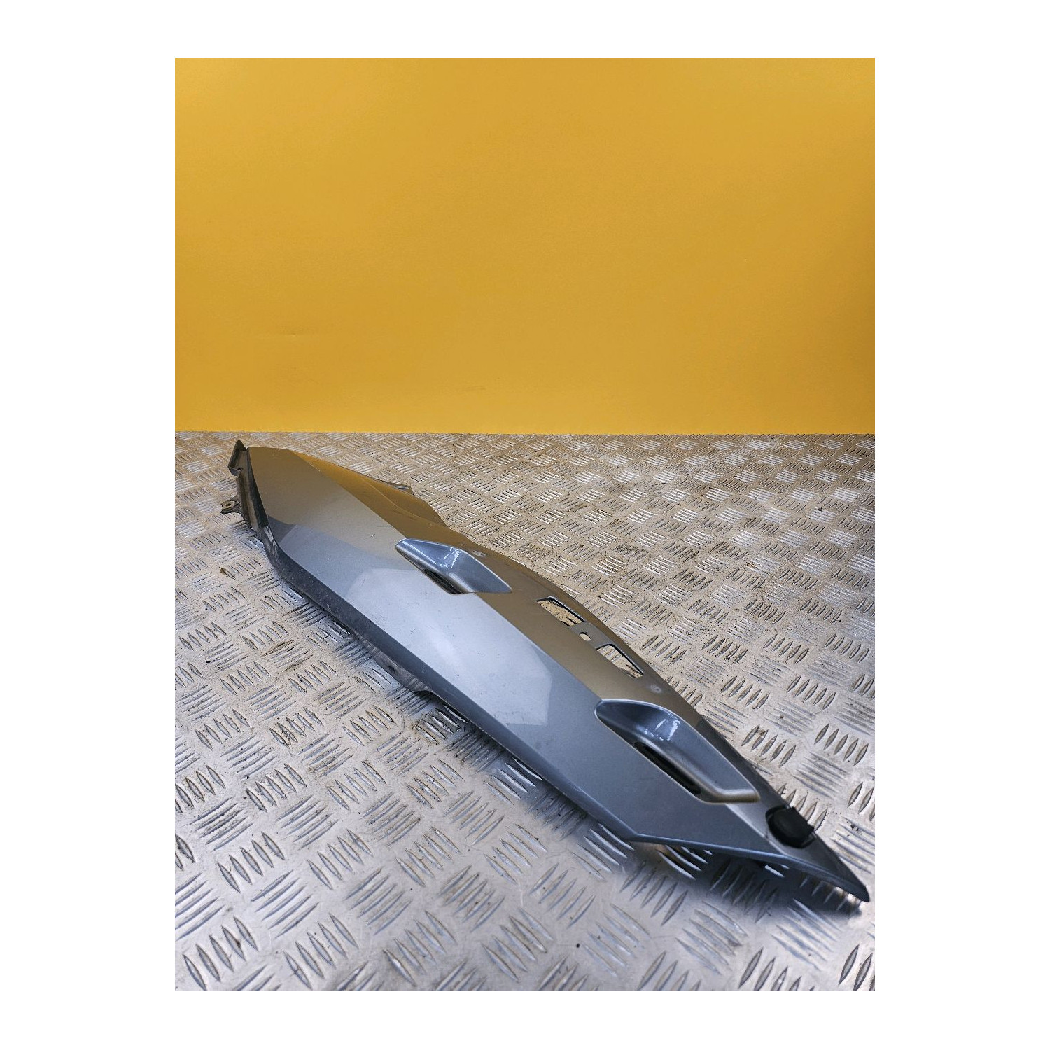 Demi coque arrière gauche pour BMW R 1200 RT 2005