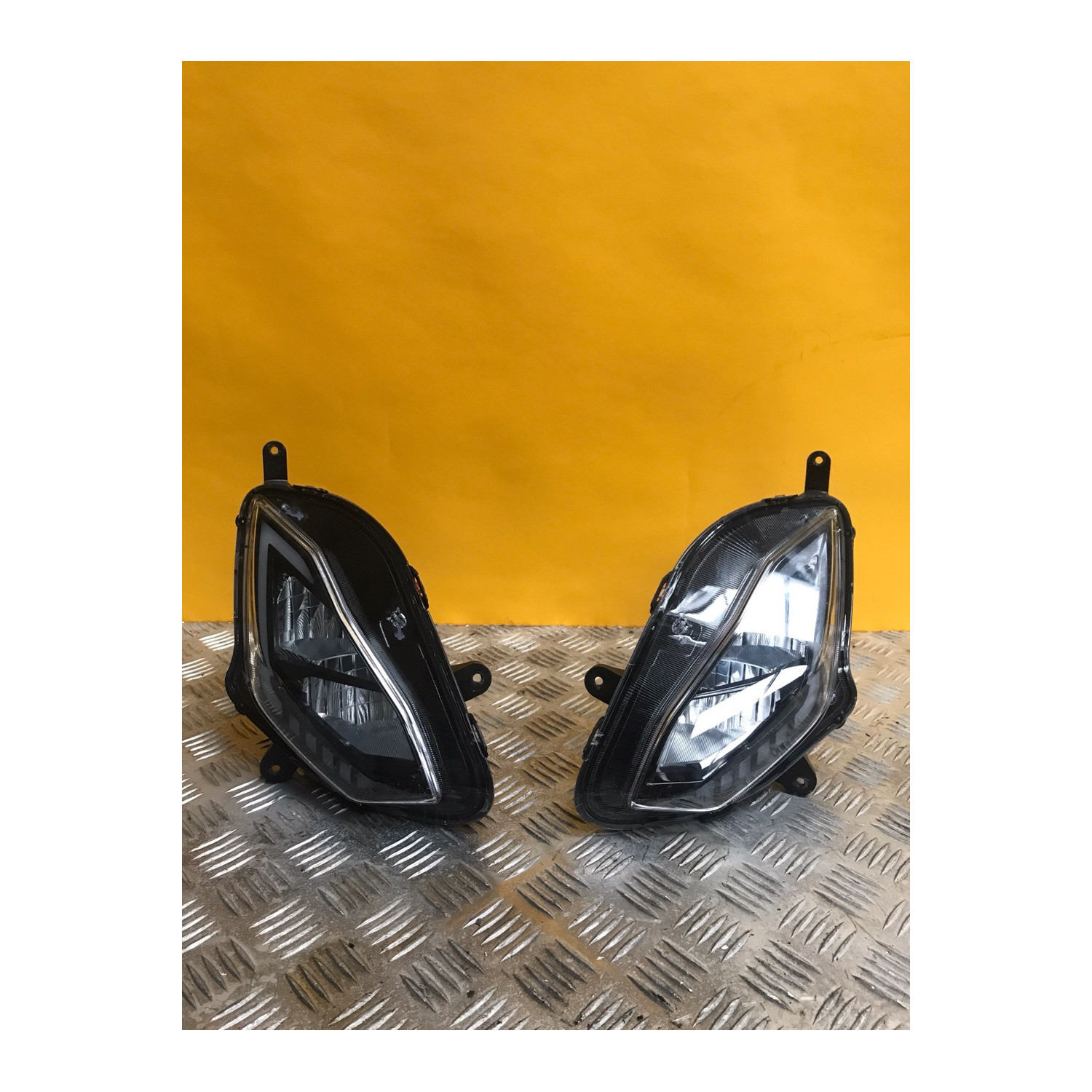 Phare avant pour PIAGGIO ONE 1 125 2022