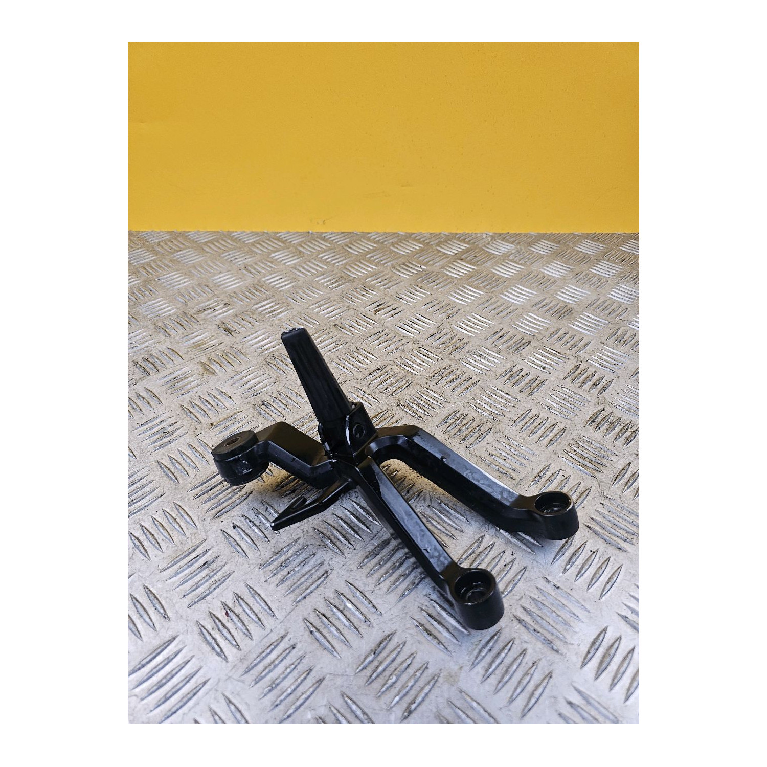 Platine repose pieds arrière gauche pour SUZUKI SV 1000 S 2003