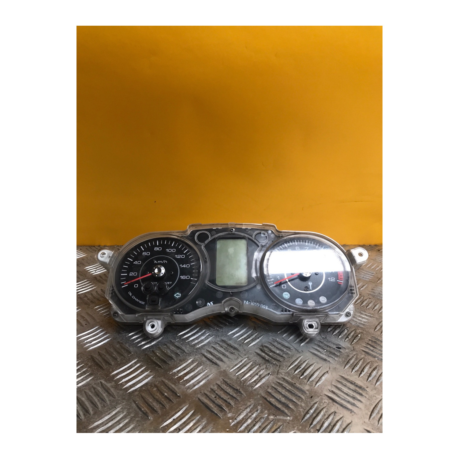 Compteur tableau de bord pour YAMAHA XMAX 125 2011 49 697km