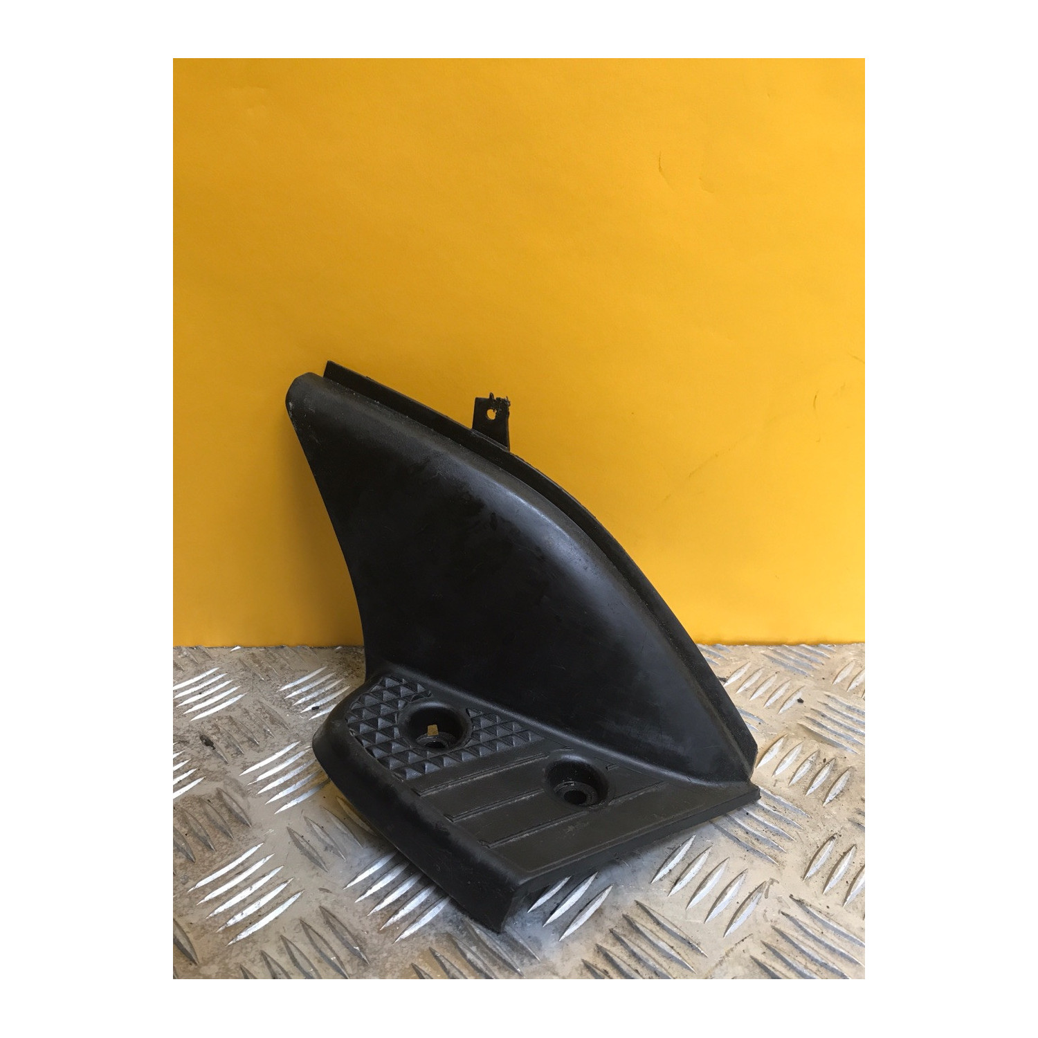 Repose pied arrière droit pour MBK STUNT 50 2005