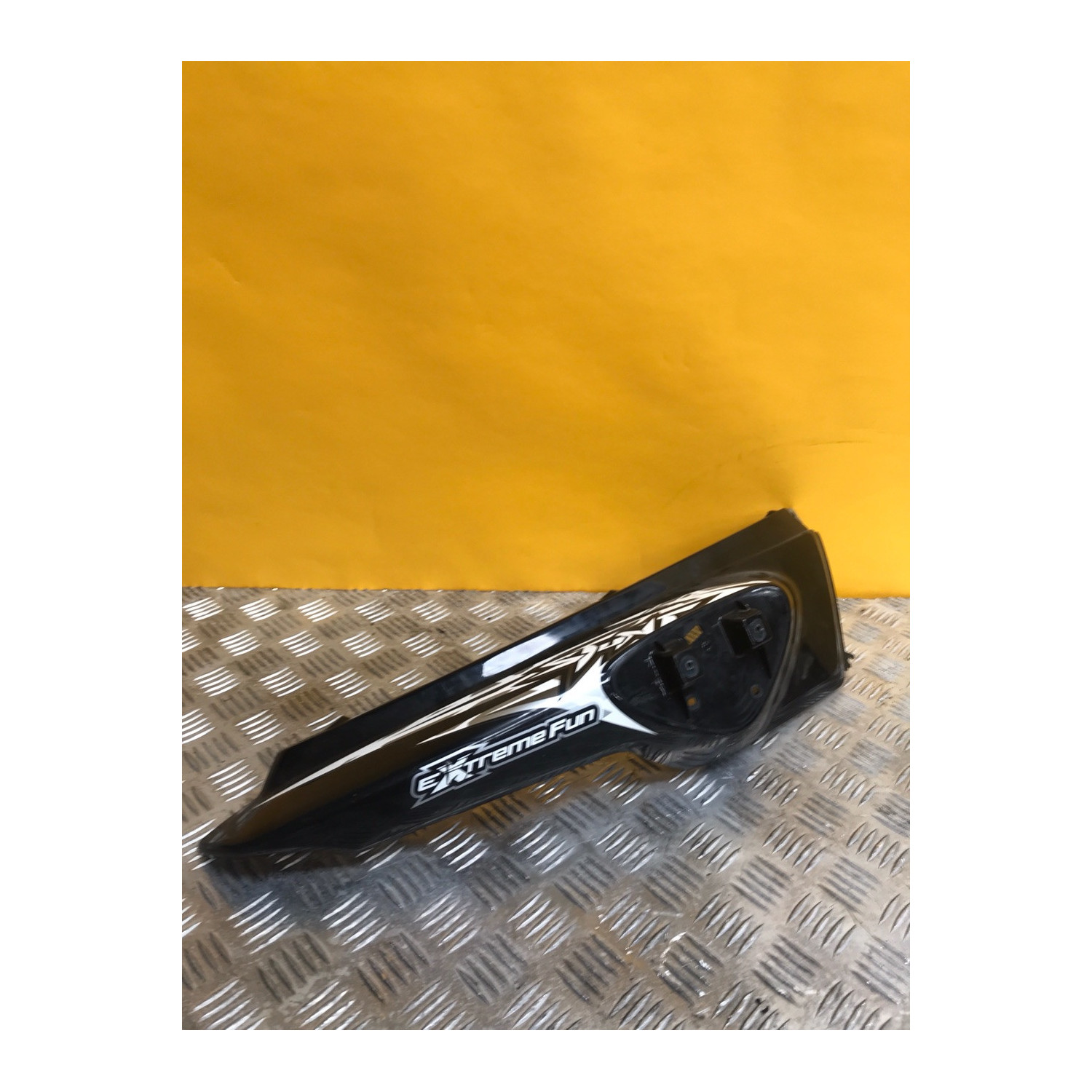Demi coque arrière droite pour MBK STUNT 50 2005