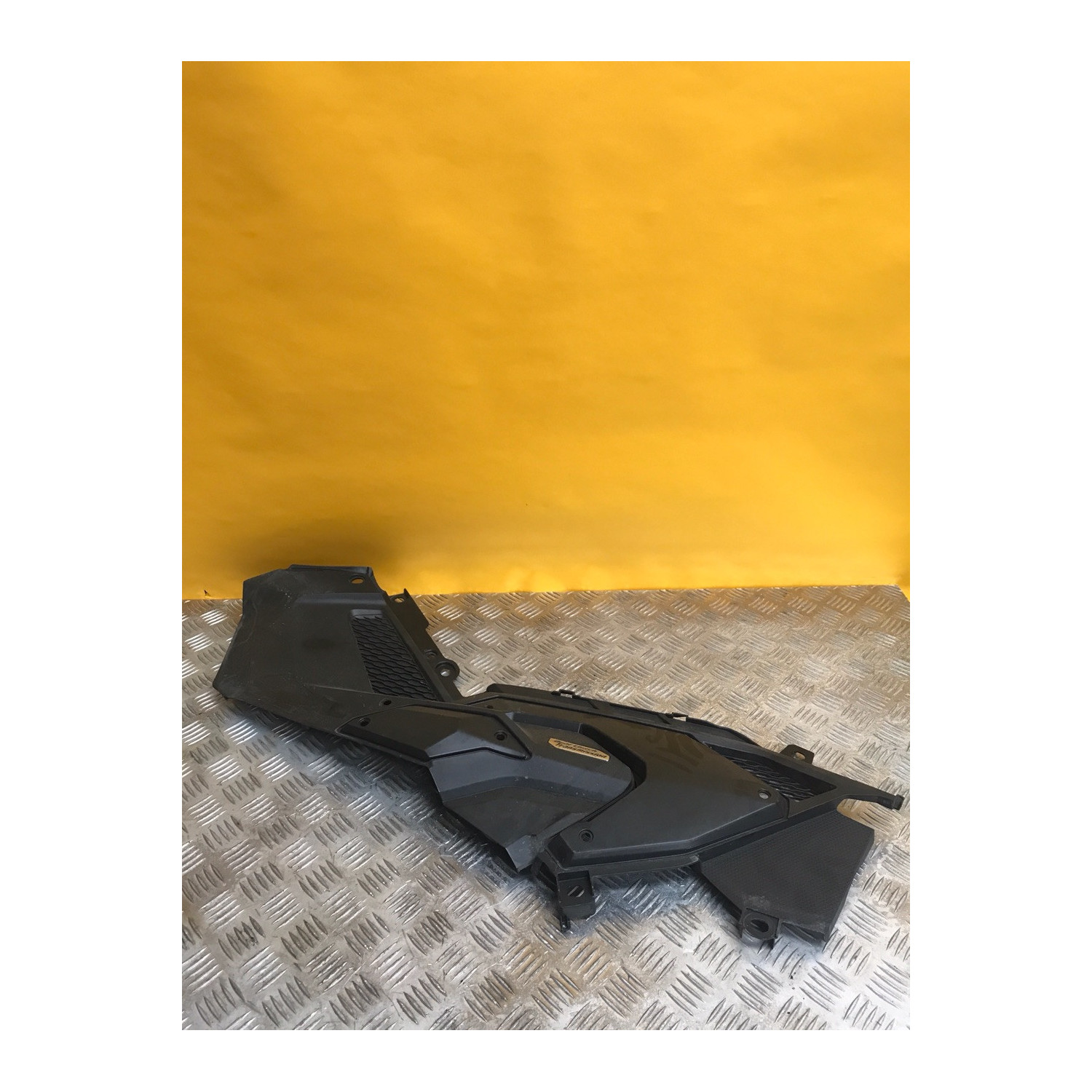 Cache latéral gauche pour HONDA XADV 750 64661-mkt-d00