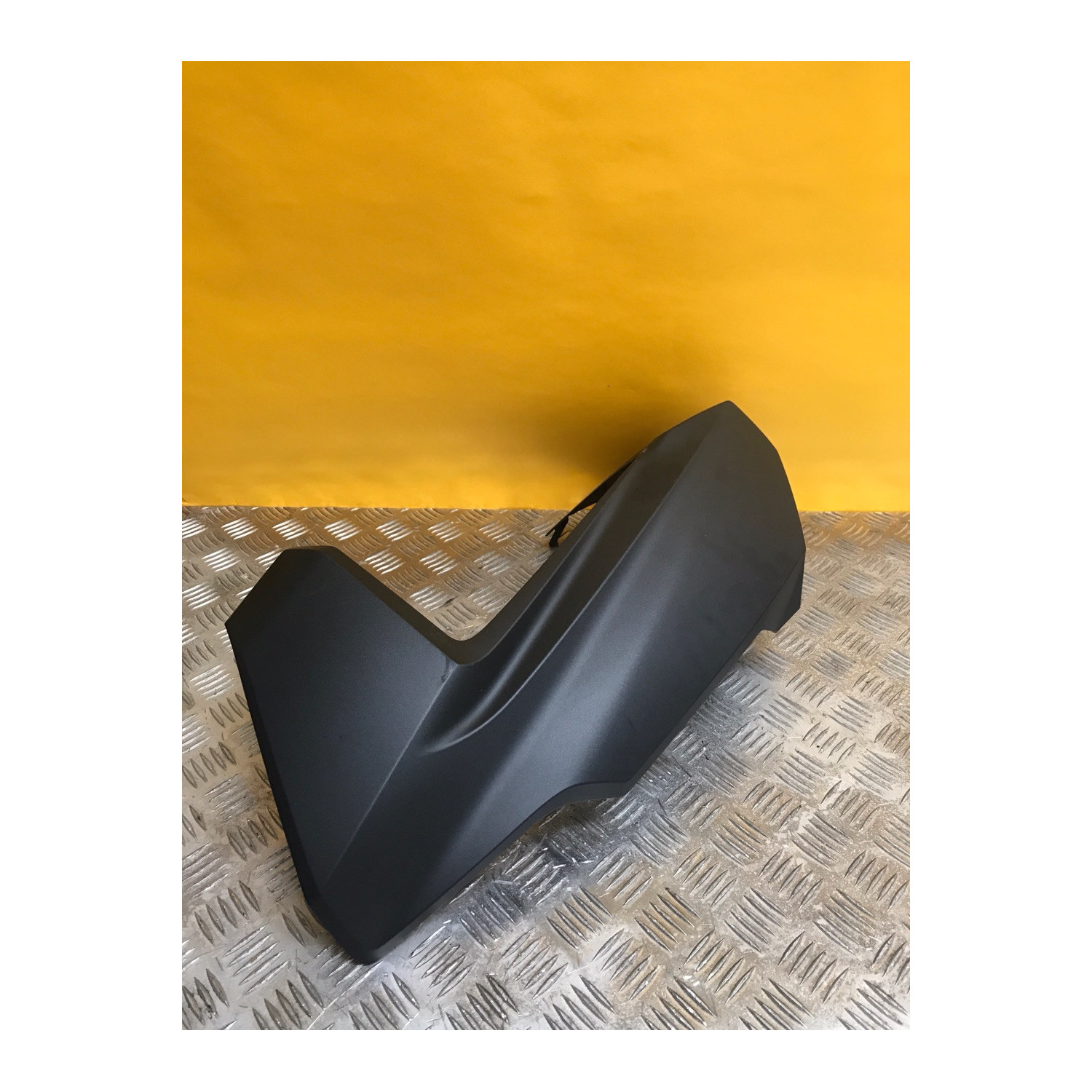 Flanc avant droit pour HONDA FORZA 350 2023 64501-k1b-t200