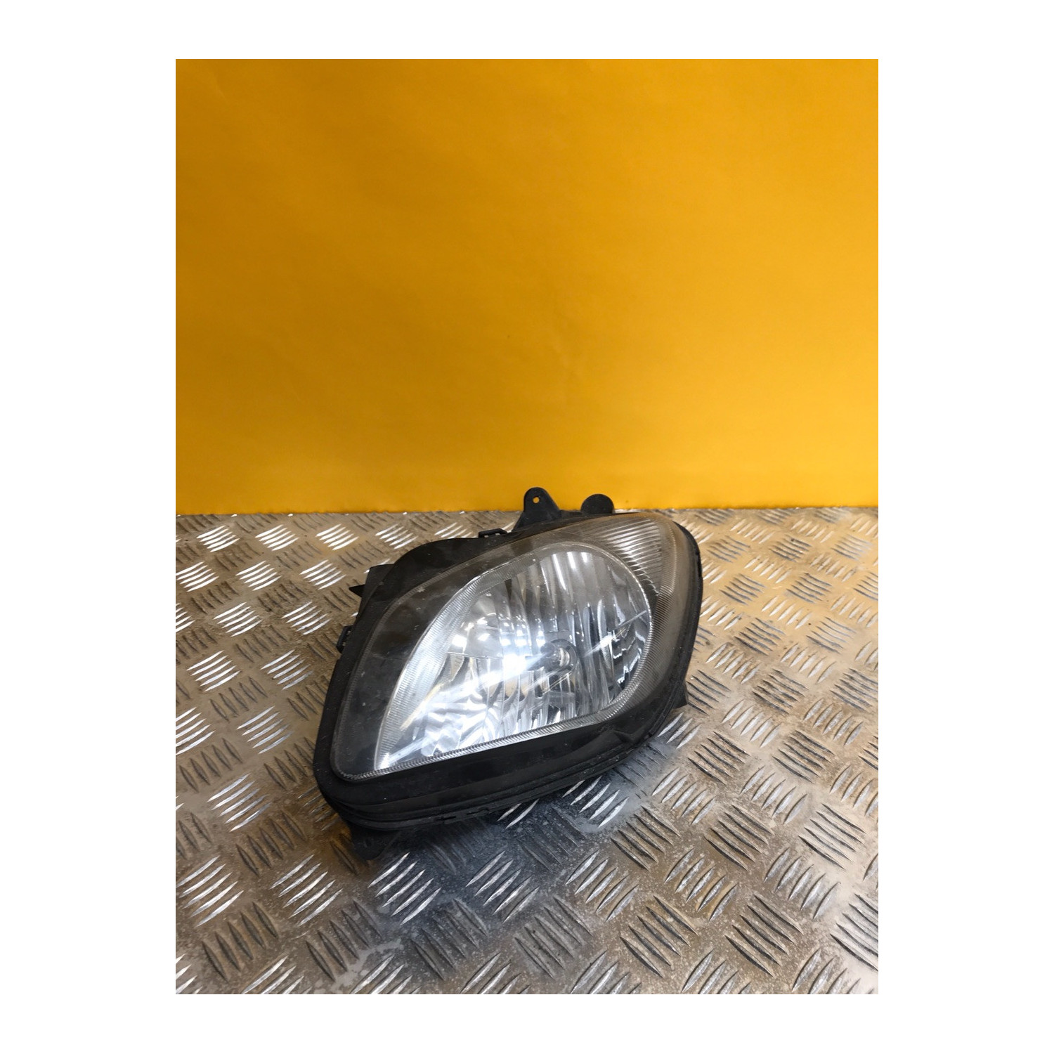 Optique avant droite pour SUZUKI BURGMAN 650 2010