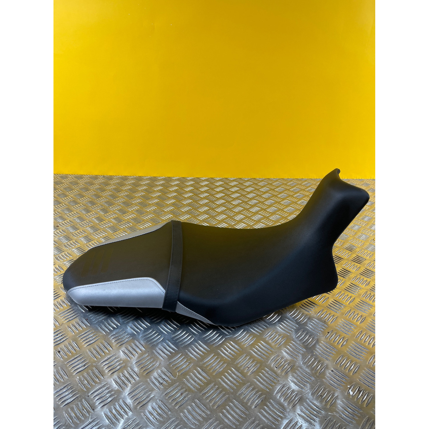 Selle pour SUZUKI KATANA 1000 2020 45111-07L0
