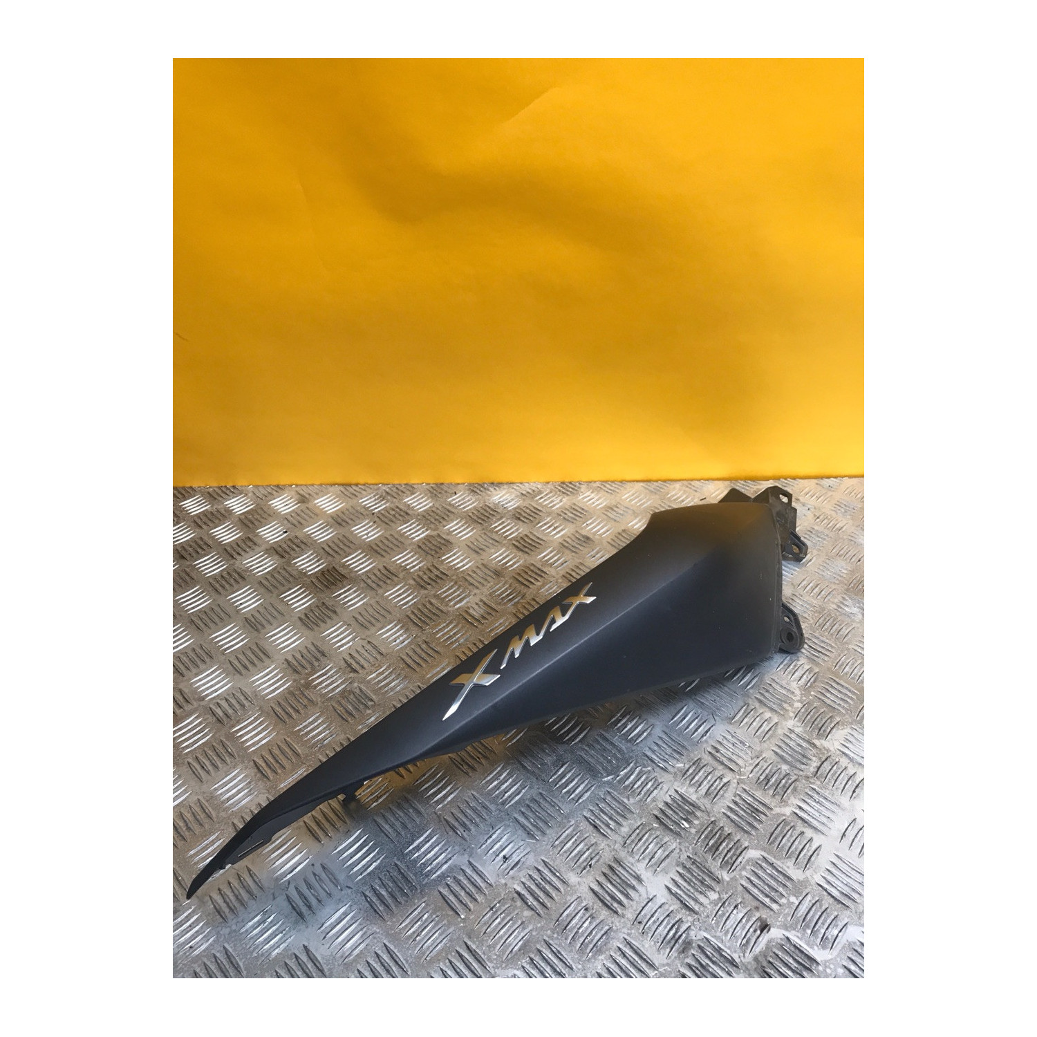 Demi coque arrière droite pour YAMAHA XMAX 125 2021