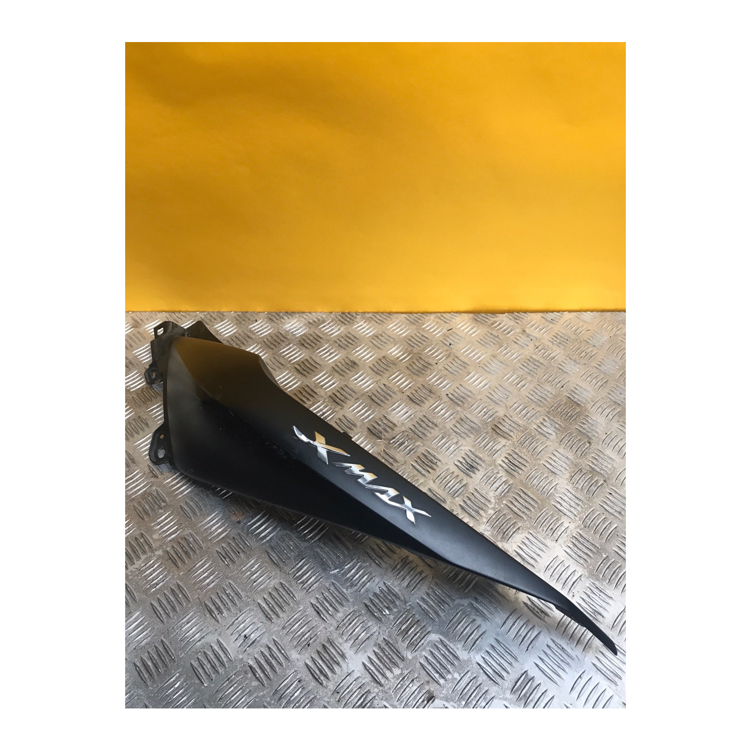 Demi coque arrière gauche pour YAMAHA XMAX 125 2021