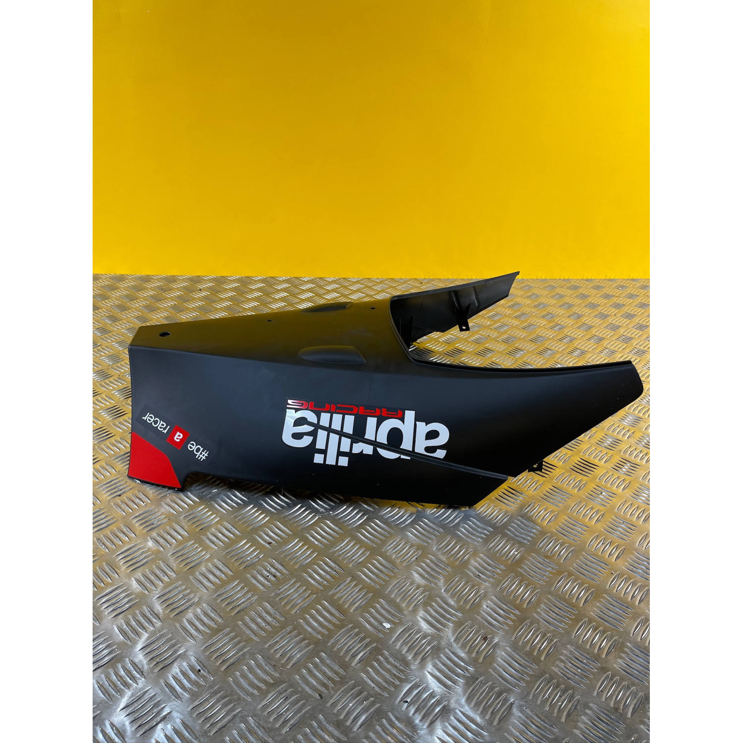 Bas de caisse pour APRILIA SR 50 2018 2H002488
