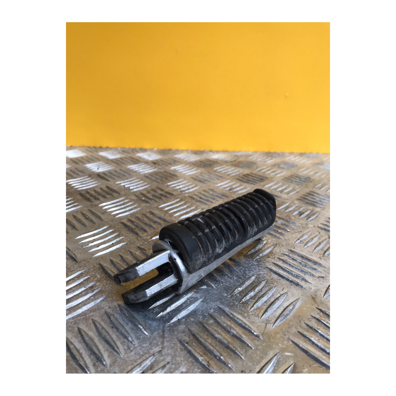 Repose pied droit pour YAMAHA TDR 125 1999