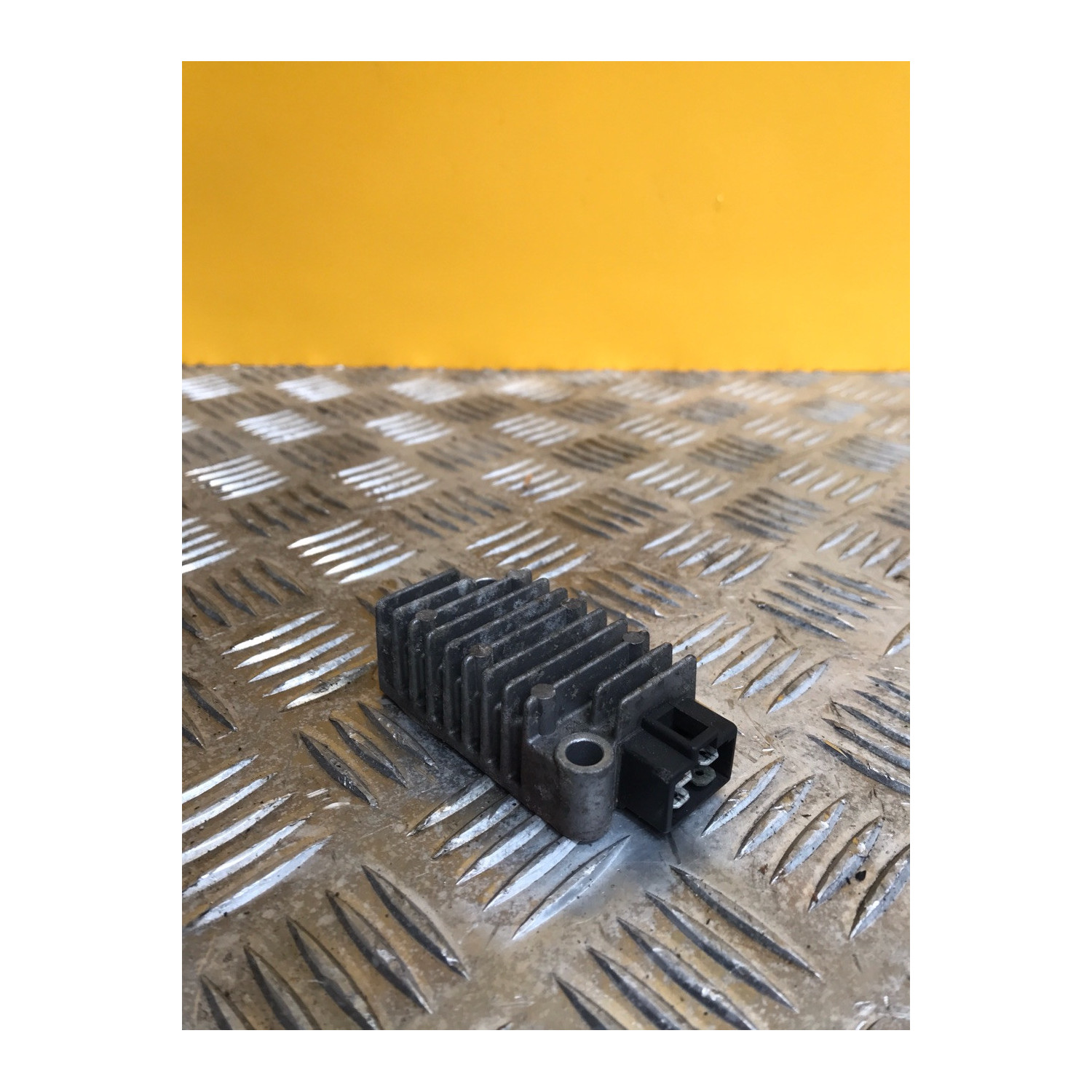 Régulateur de tension pour YAMAHA TDR 125 1999